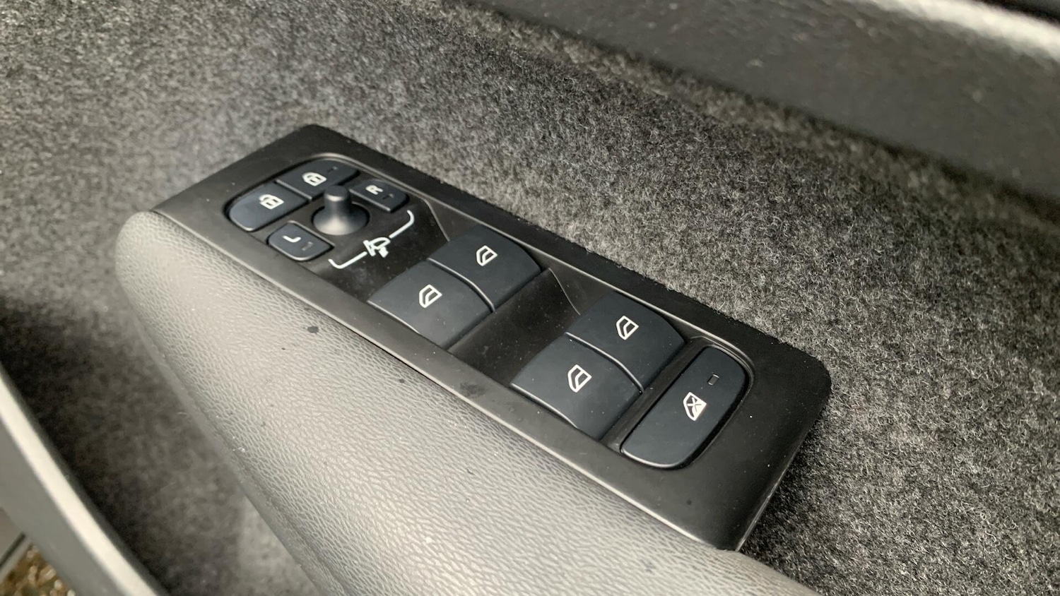 Used Volvo XC40 2021 for sale - 76825245: Photo 25