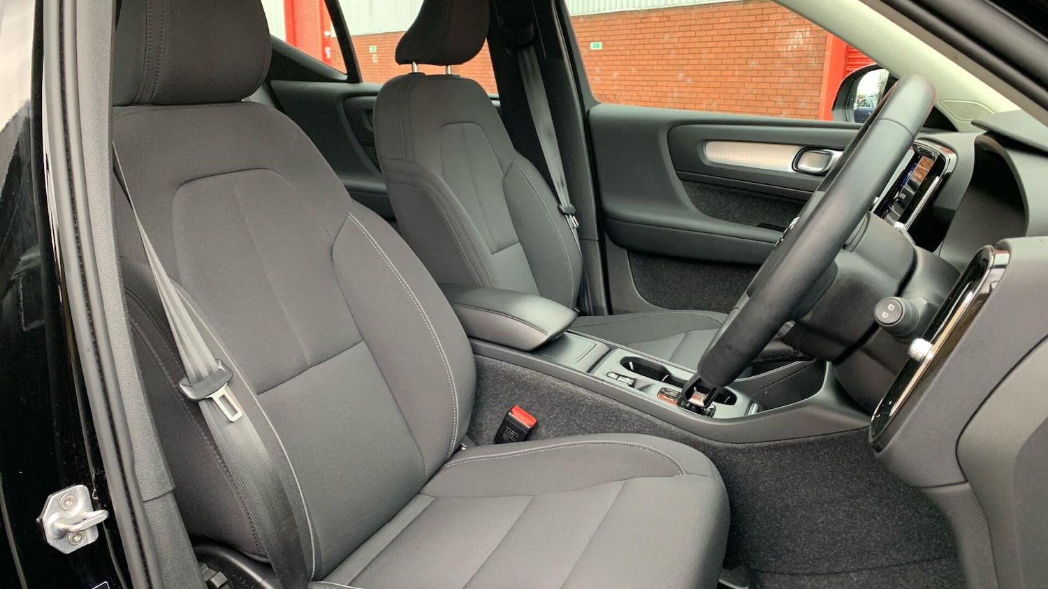 Used Volvo XC40 2021 for sale - 76825245: Photo 32