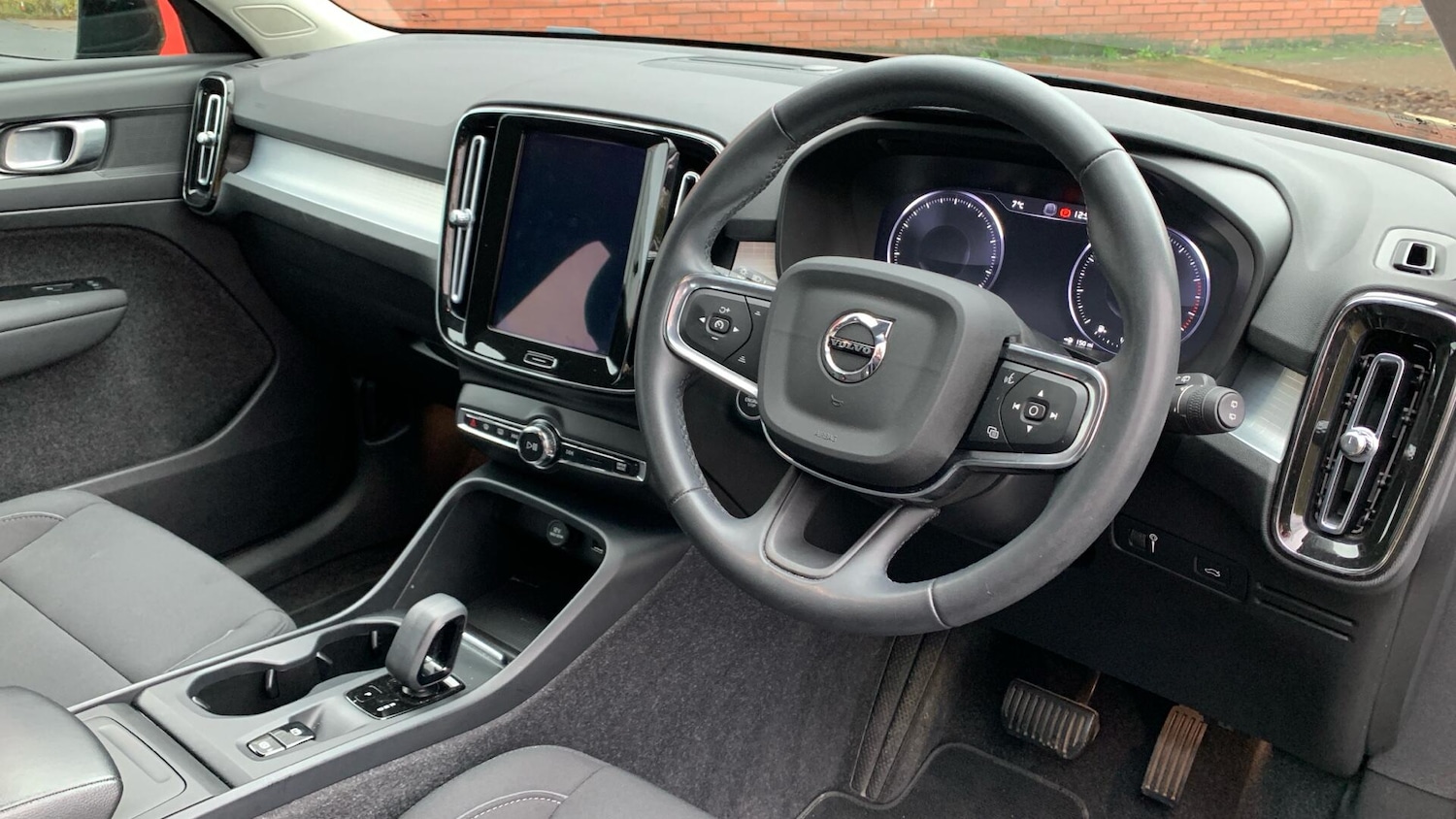 Used Volvo XC40 2021 for sale - 76825245: Photo 5