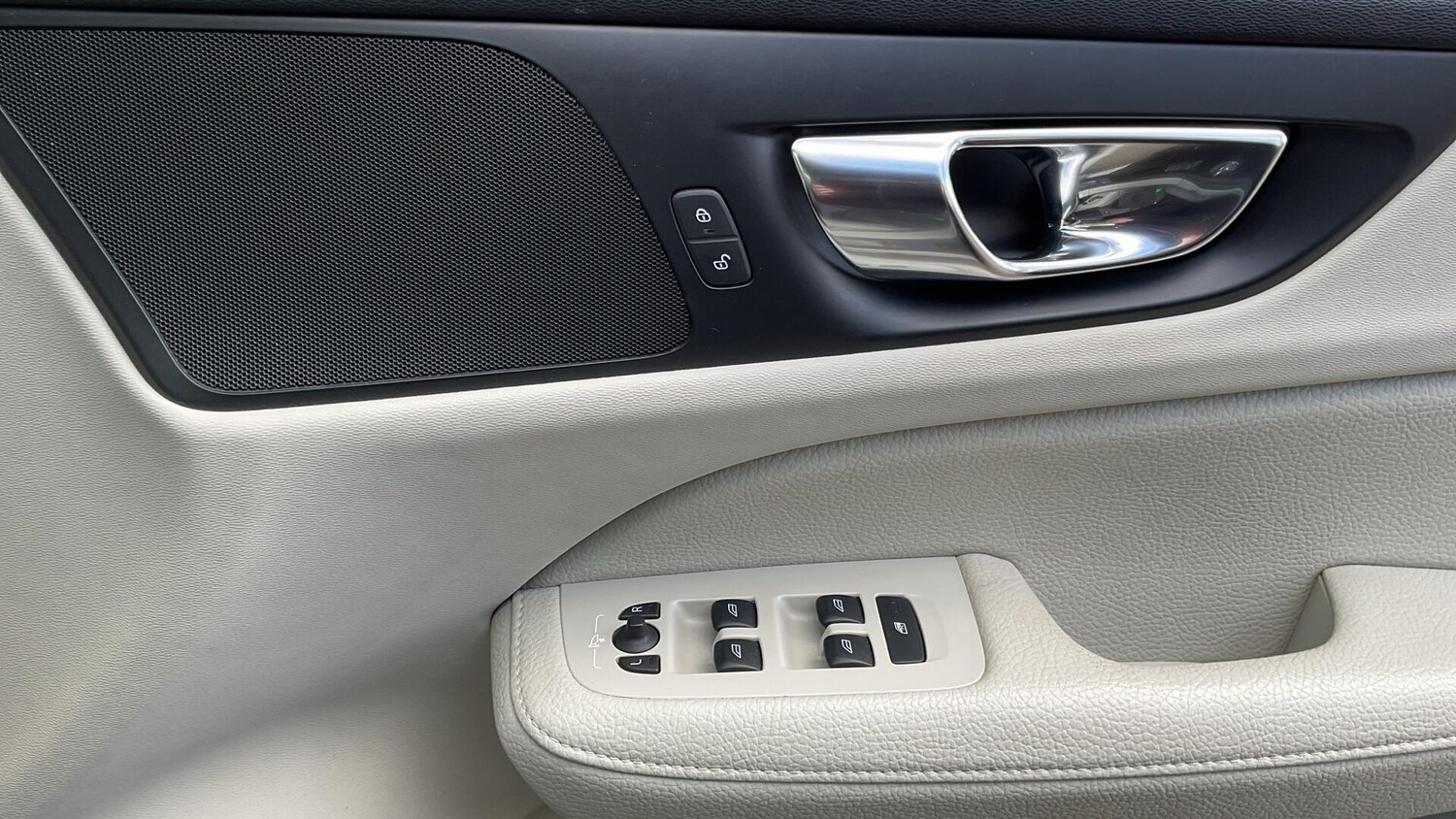 Used Volvo V60 2021 for sale - 77838687: Photo 29