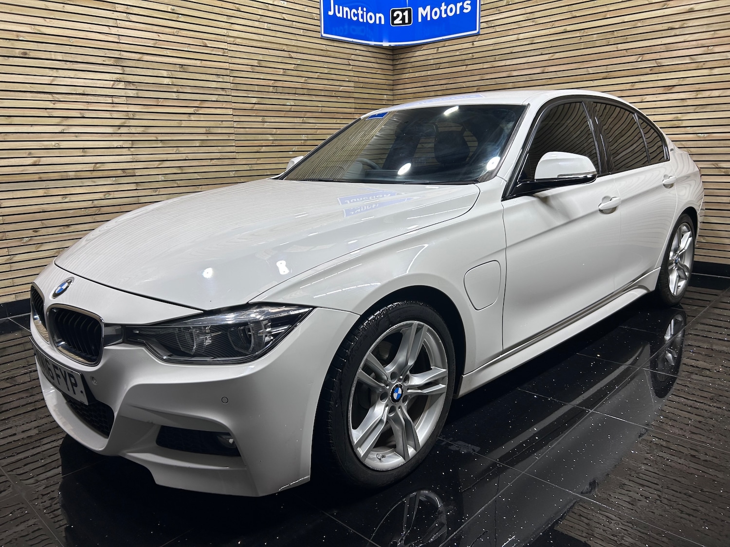 Used BMW 3 Series 2016 for sale - 76120147: Photo 3