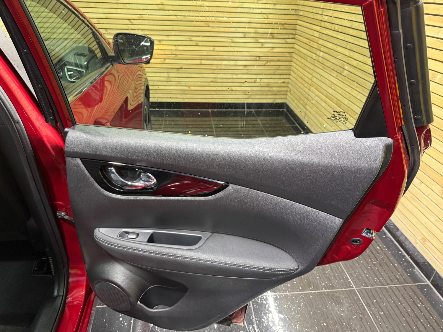 Used Nissan Qashqai 2017 for sale - 77075901: Photo 33