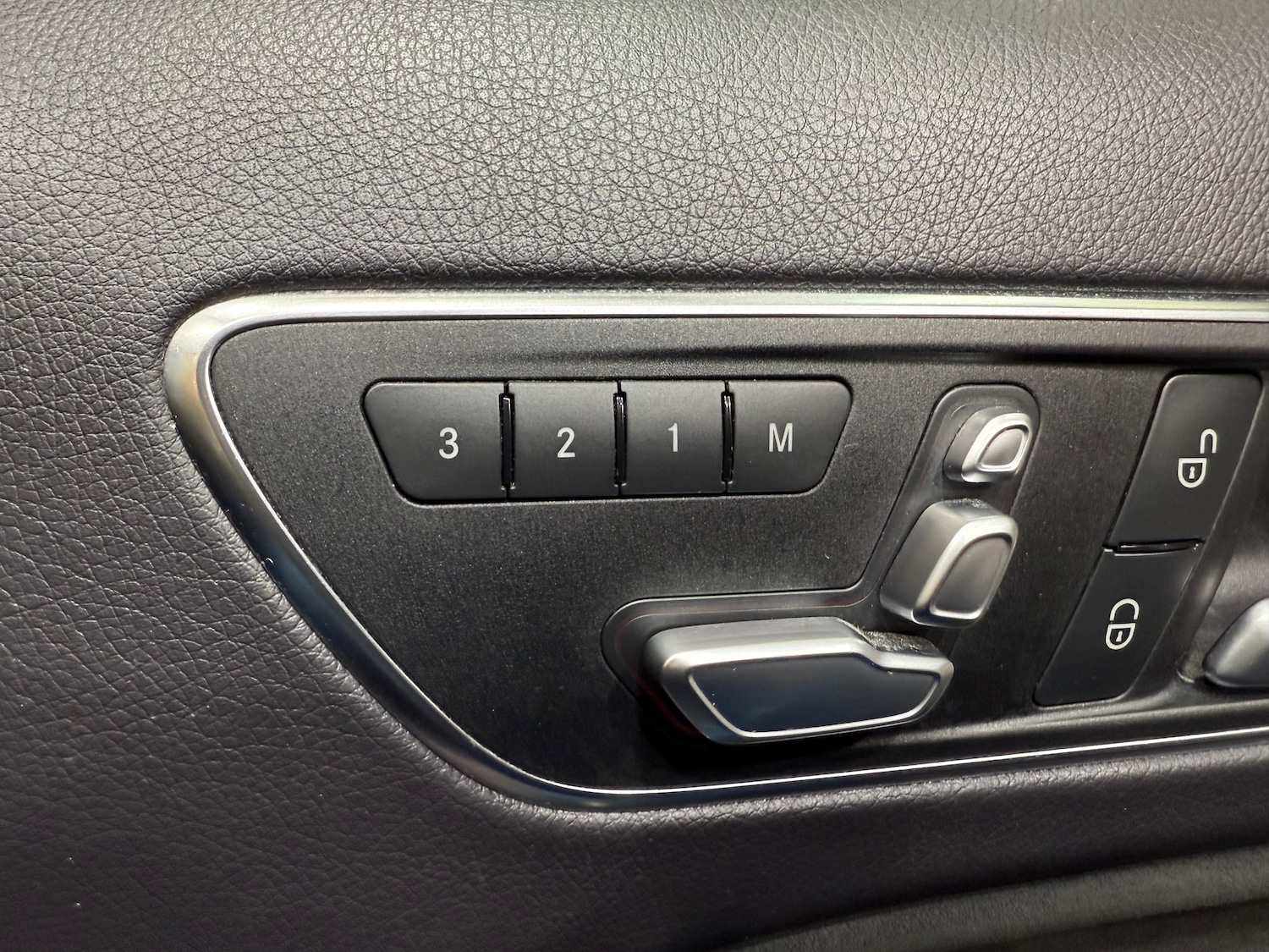 Used Mercedes-Benz A-Class 2017 for sale - 76174170: Photo 13