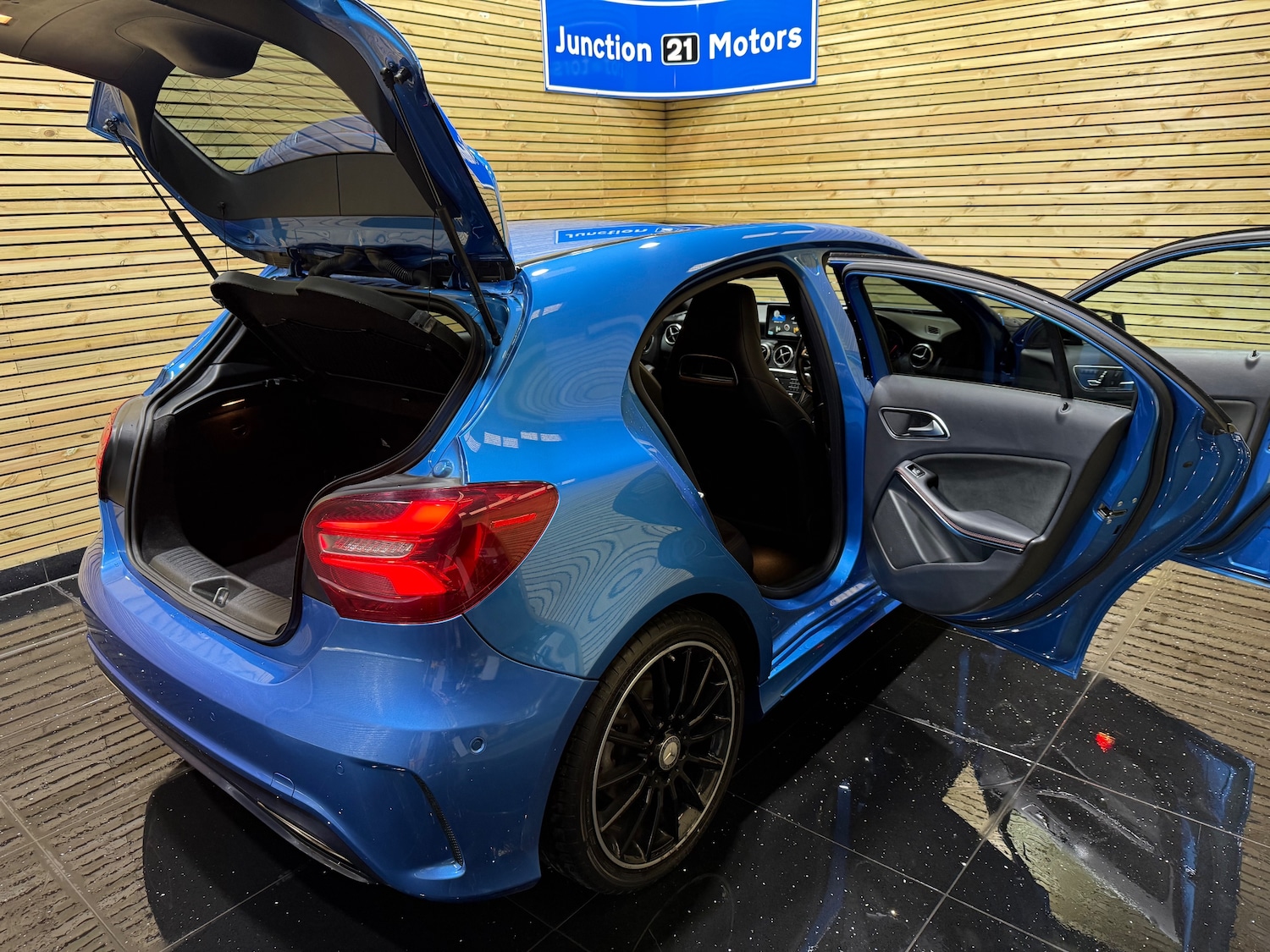 Used Mercedes-Benz A-Class 2017 for sale - 76174170: Photo 28