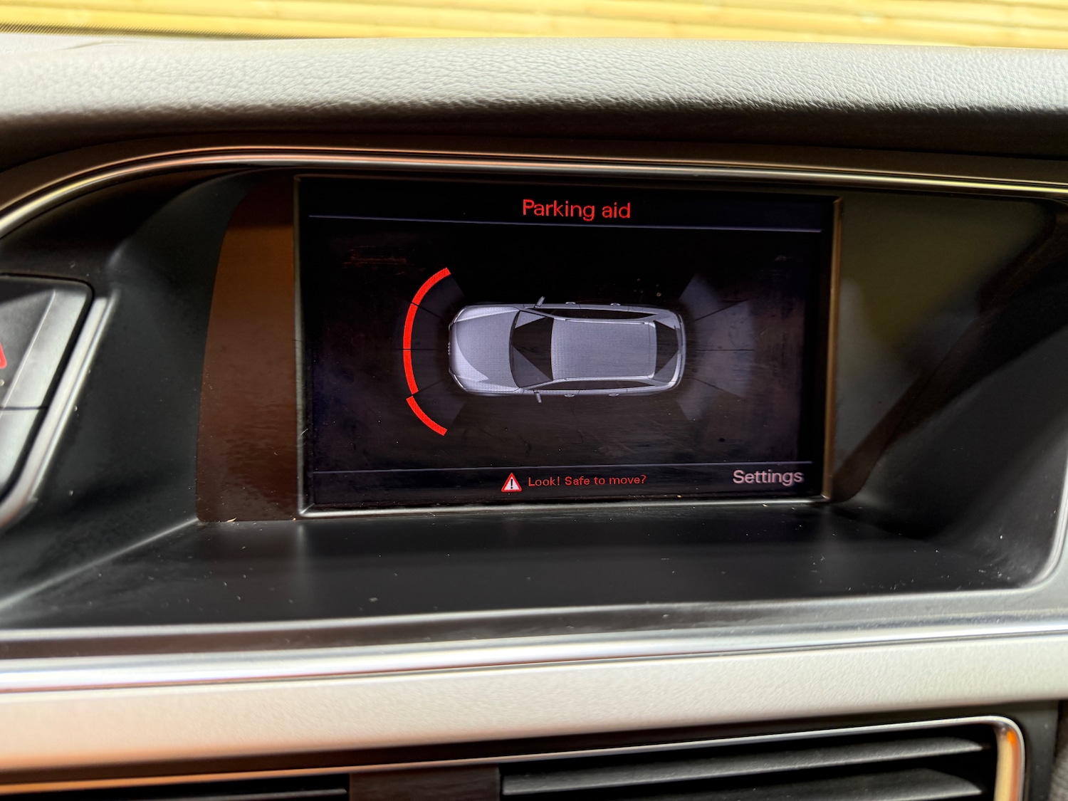 Used Audi A4 Avant 2015 for sale - 76525861: Photo 15