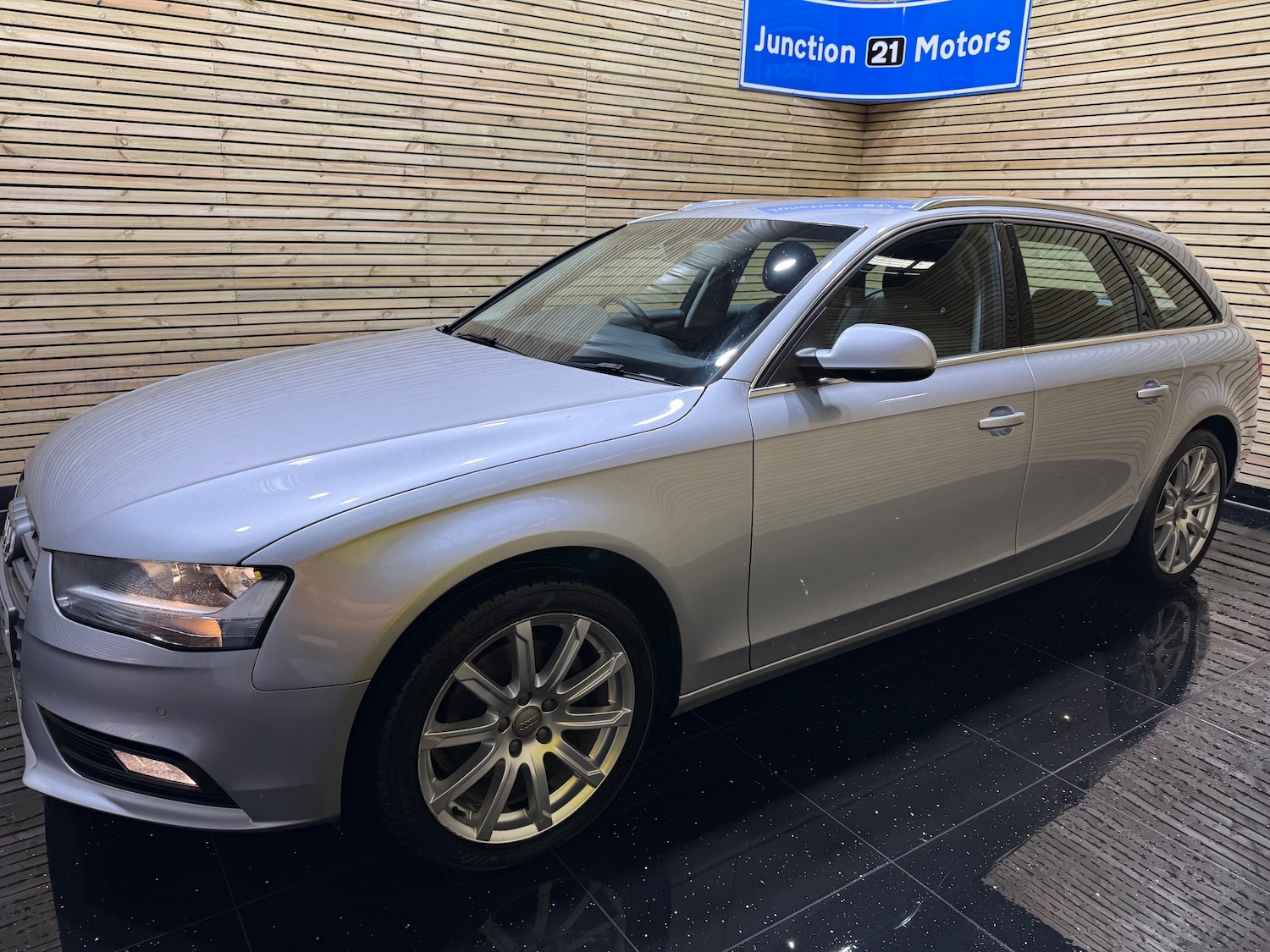 Used Audi A4 Avant 2015 for sale - 76525861: Photo 19