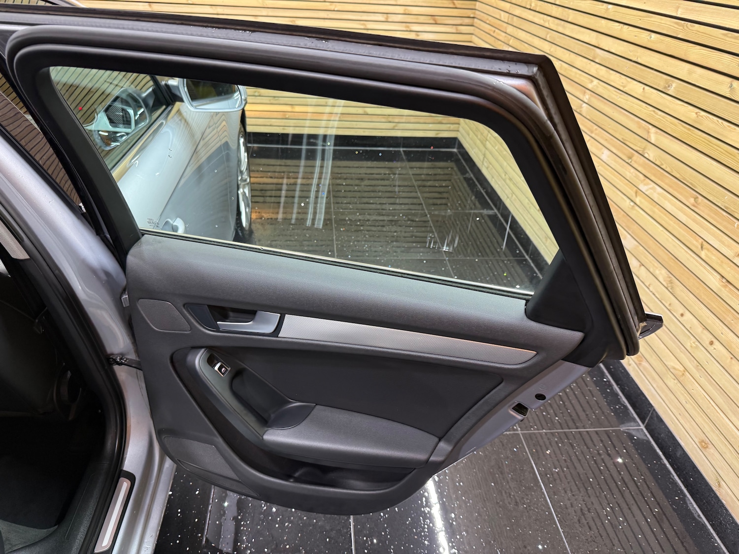 Used Audi A4 Avant 2015 for sale - 76525861: Photo 30