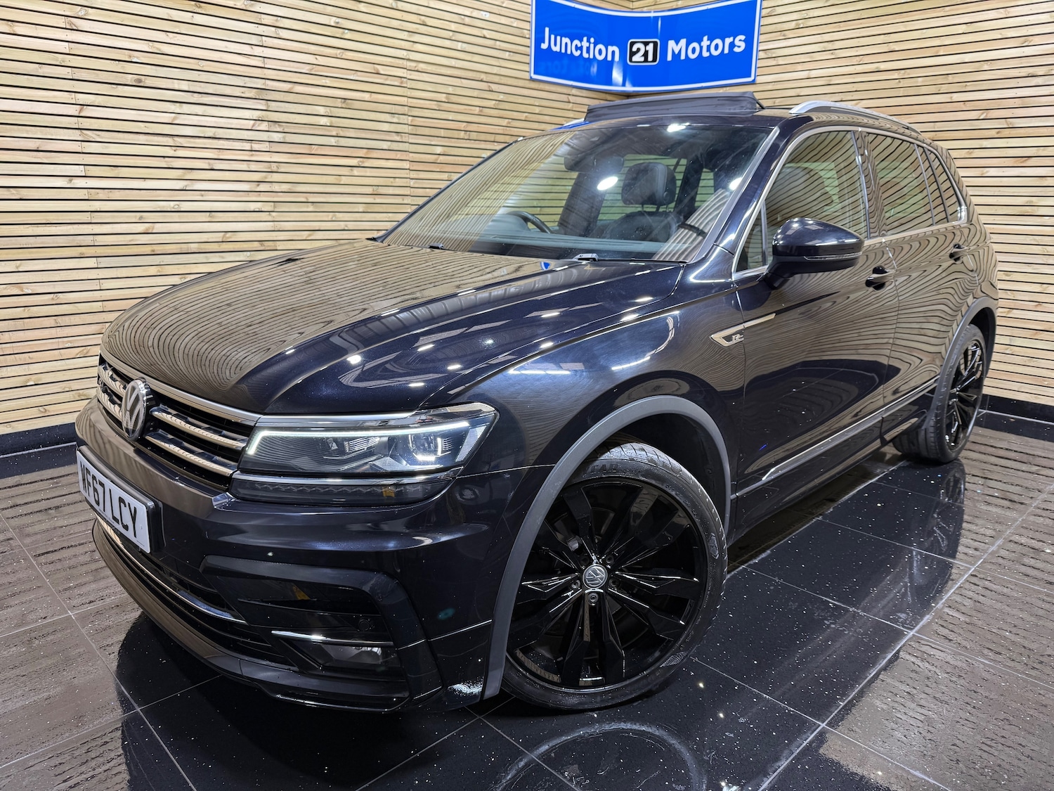 Used Volkswagen Tiguan 2017 for sale - 76165096: Photo 1