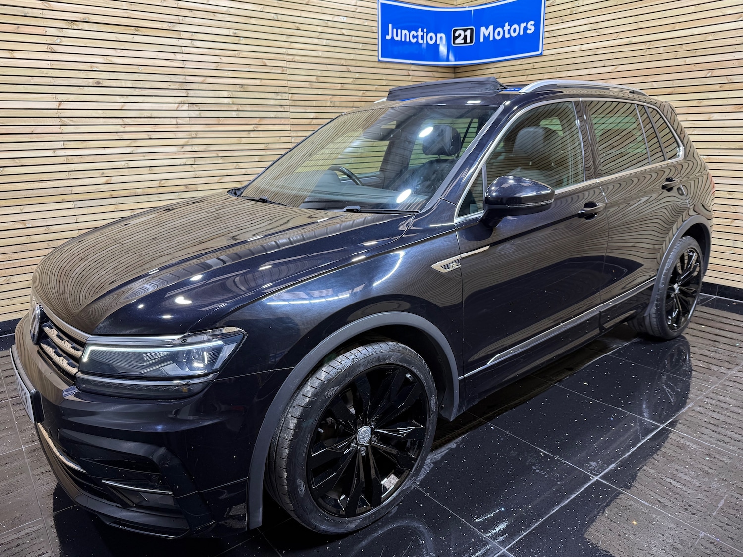 Used Volkswagen Tiguan 2017 for sale - 76165096: Photo 14