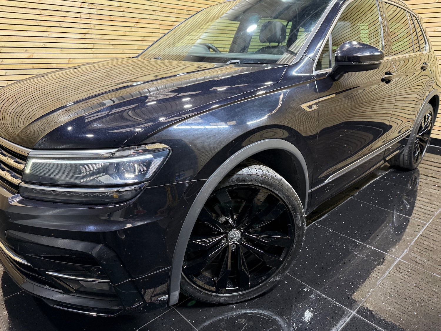 Used Volkswagen Tiguan 2017 for sale - 76165096: Photo 15