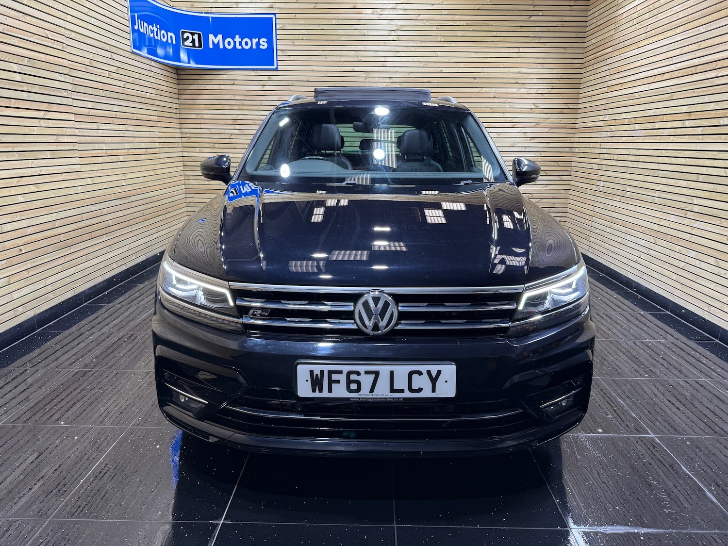 Used Volkswagen Tiguan 2017 for sale - 76165096: Photo 2