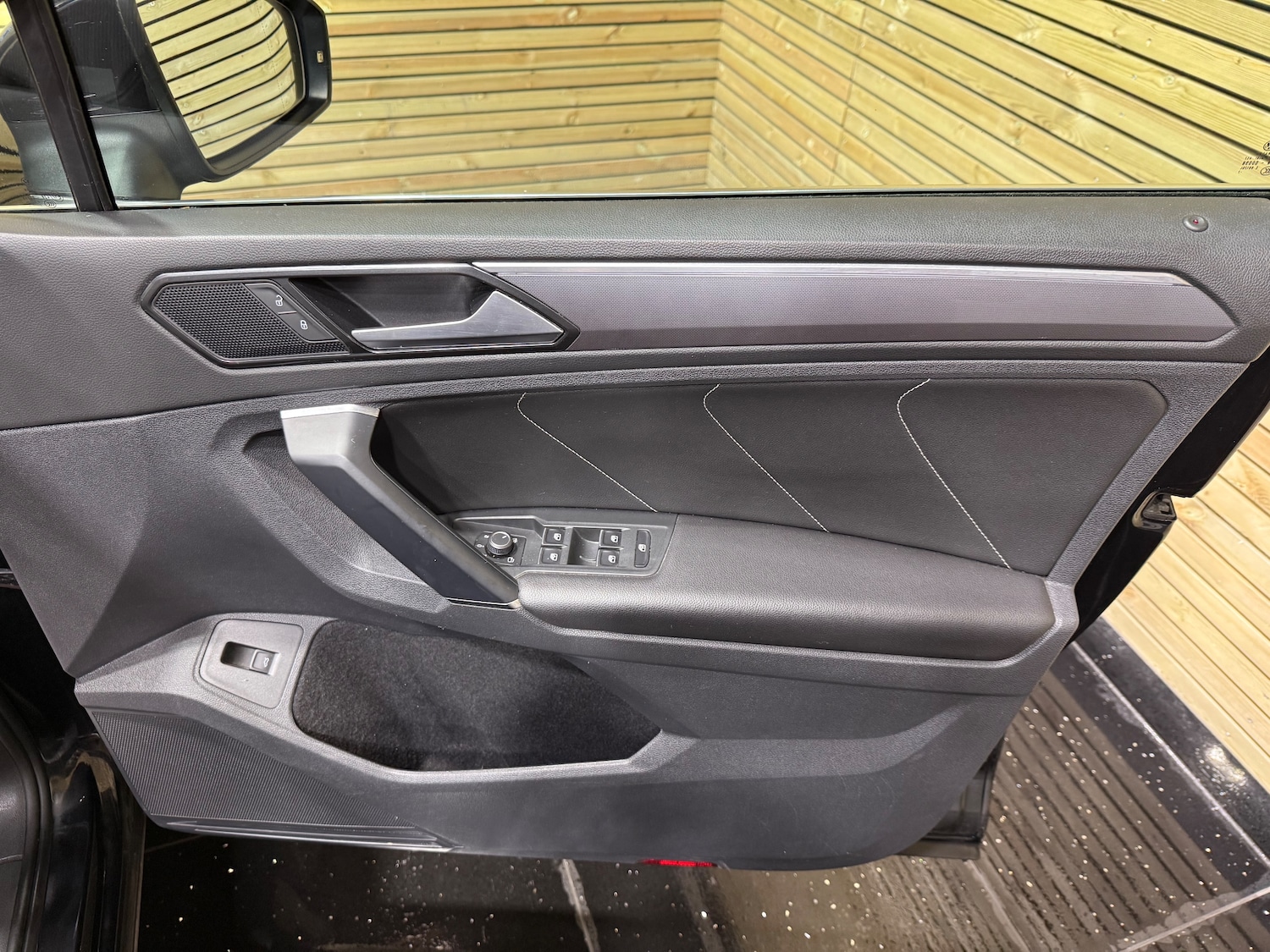Used Volkswagen Tiguan 2017 for sale - 76165096: Photo 22