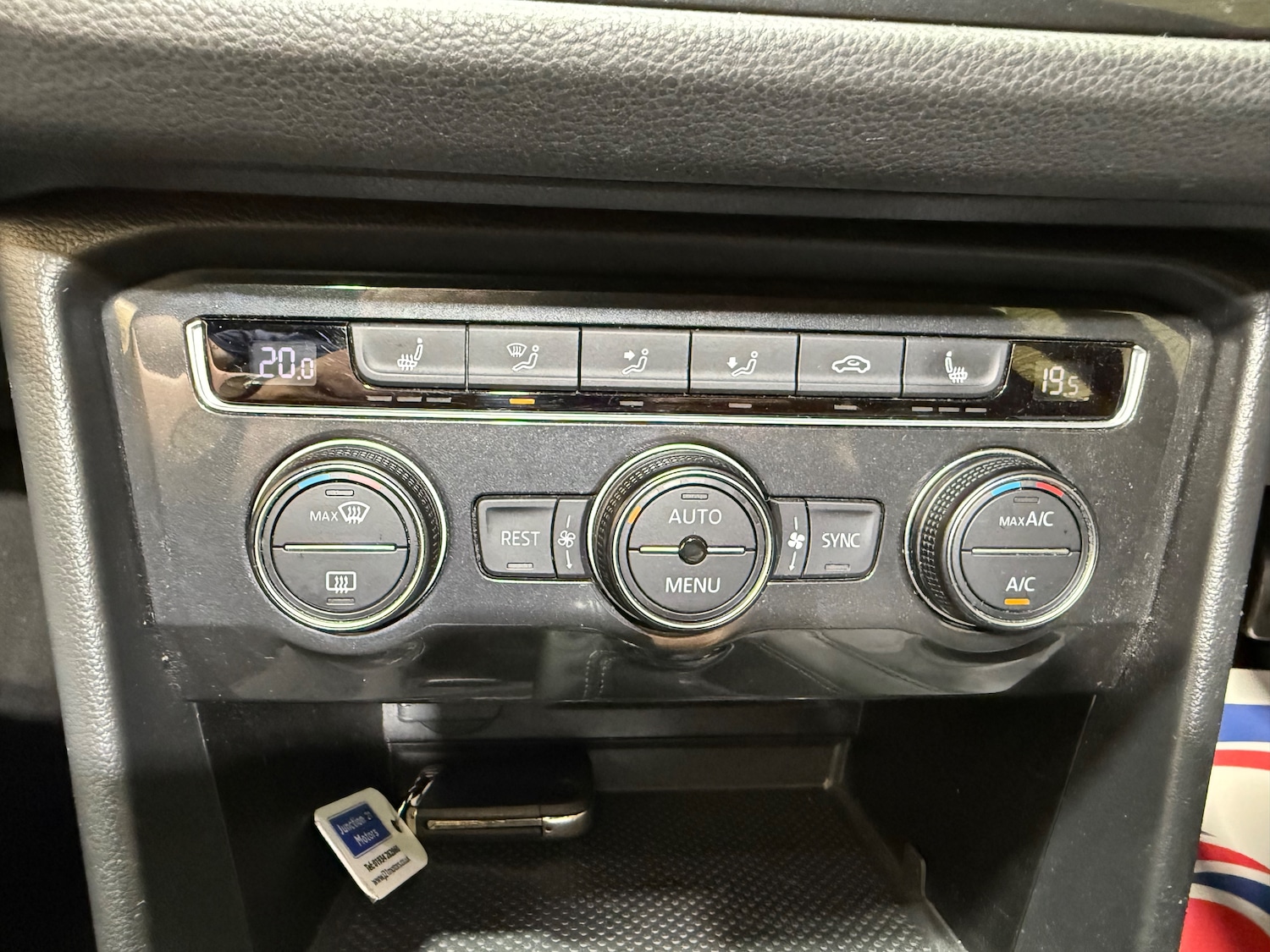 Used Volkswagen Tiguan 2017 for sale - 76165096: Photo 38
