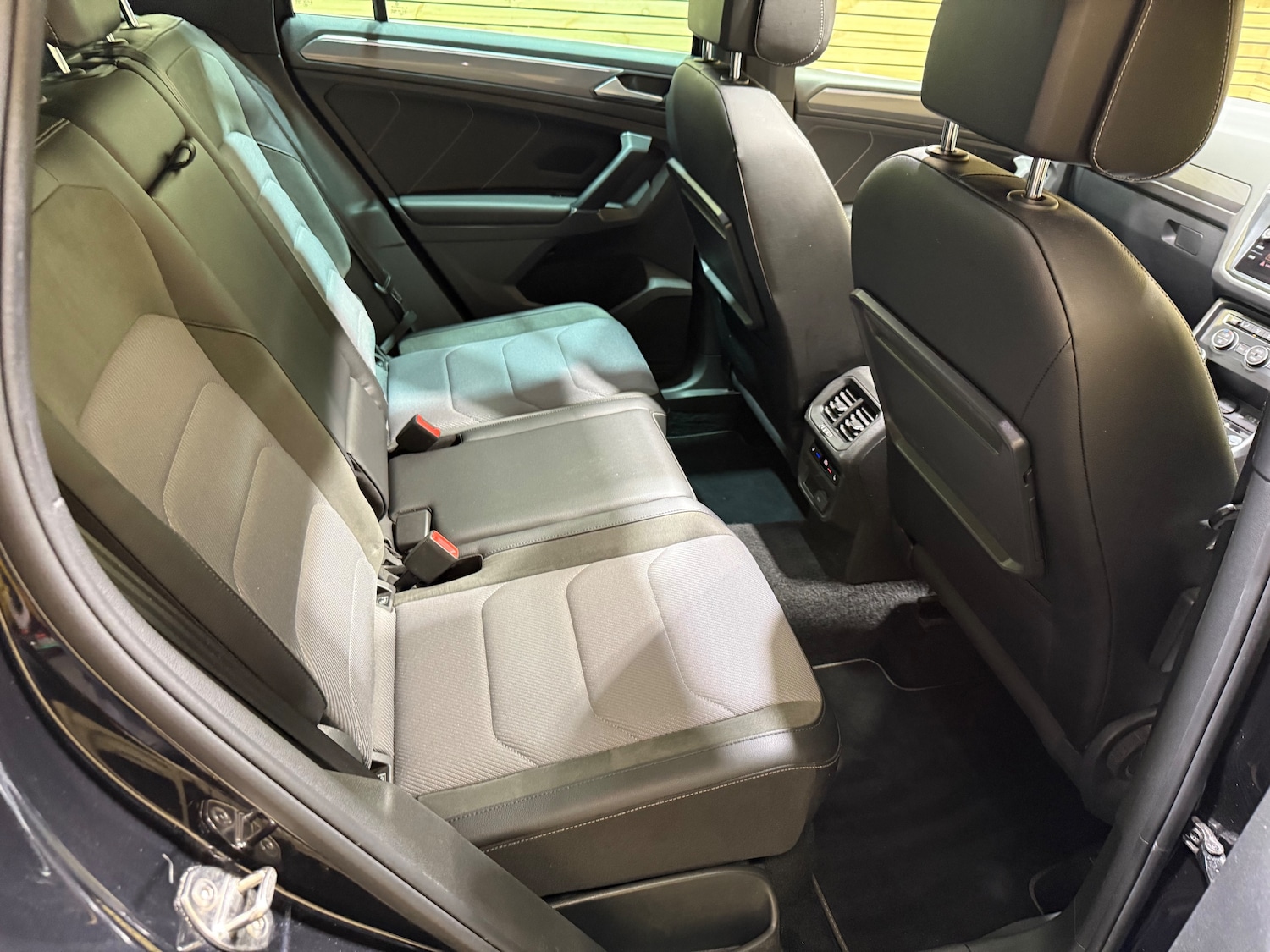 Used Volkswagen Tiguan 2017 for sale - 76165096: Photo 8
