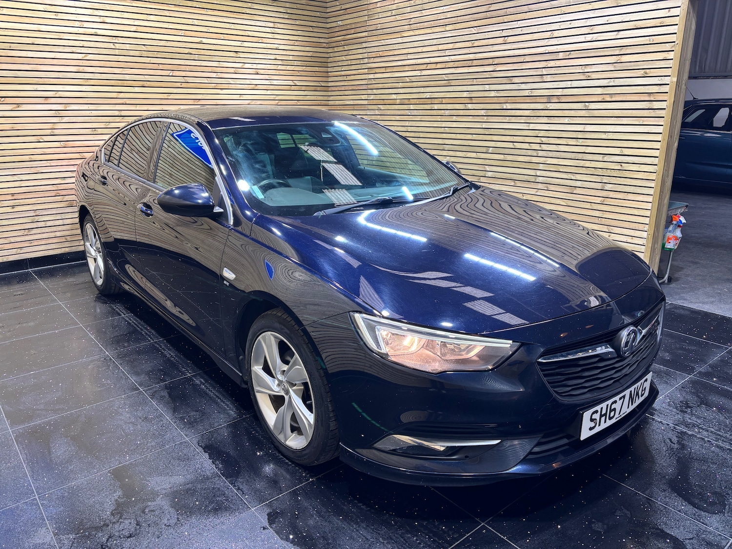 Used Vauxhall Insignia 2017 for sale - 76157870: Photo 3
