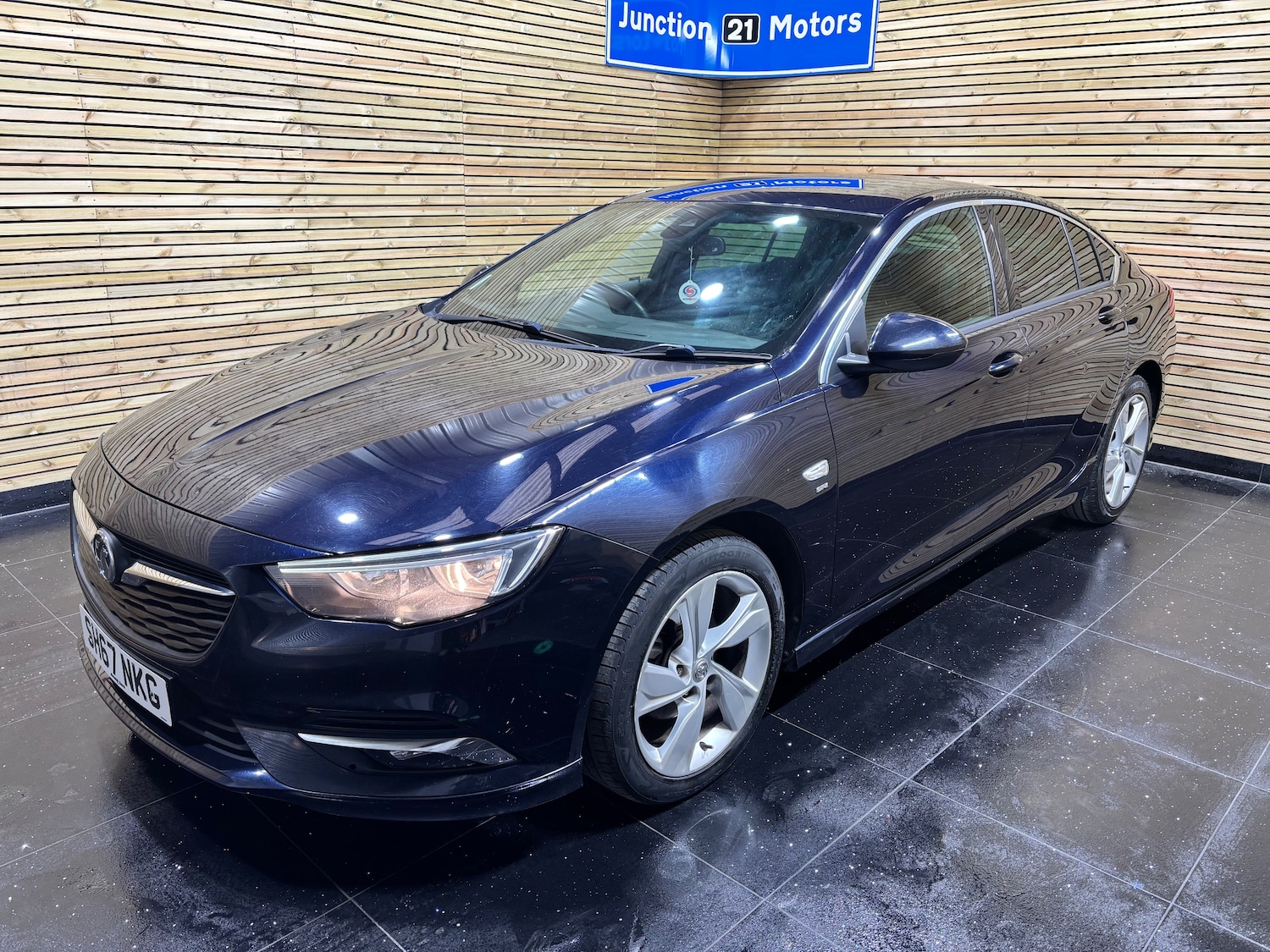 Used Vauxhall Insignia 2017 for sale - 76157870: Photo 4