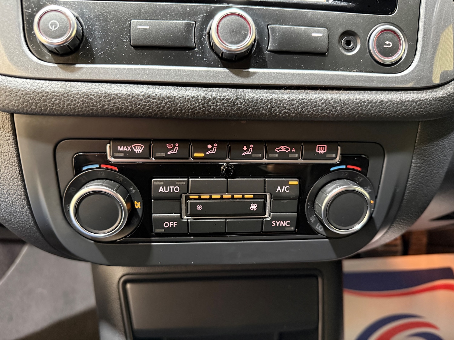 Used Volkswagen Tiguan 2015 for sale - 77256553: Photo 11