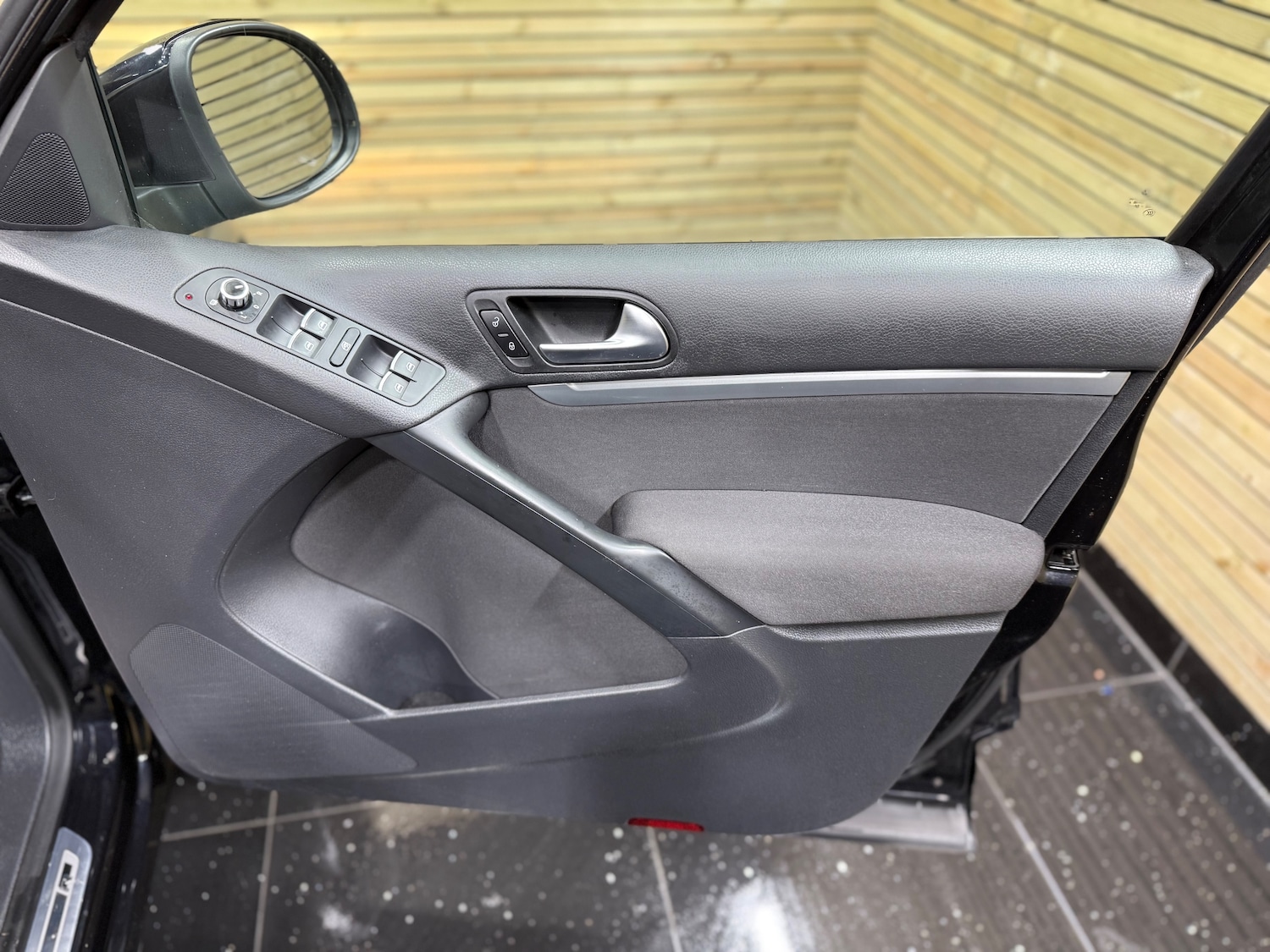 Used Volkswagen Tiguan 2015 for sale - 77256553: Photo 24