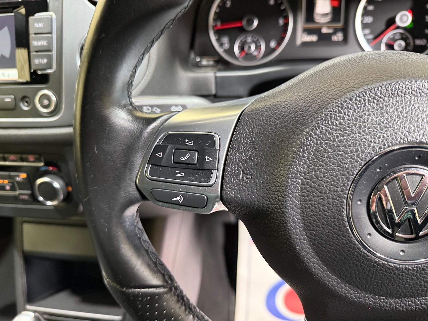 Used Volkswagen Tiguan 2015 for sale - 77256553: Photo 28