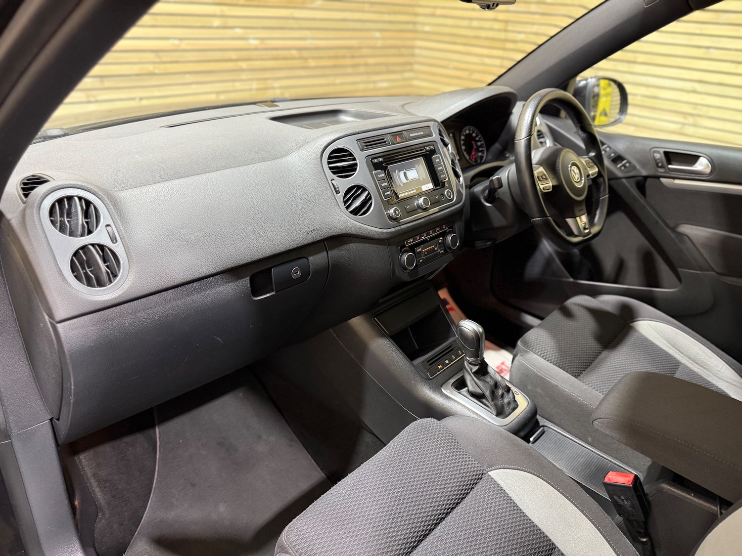 Used Volkswagen Tiguan 2015 for sale - 77256553: Photo 42