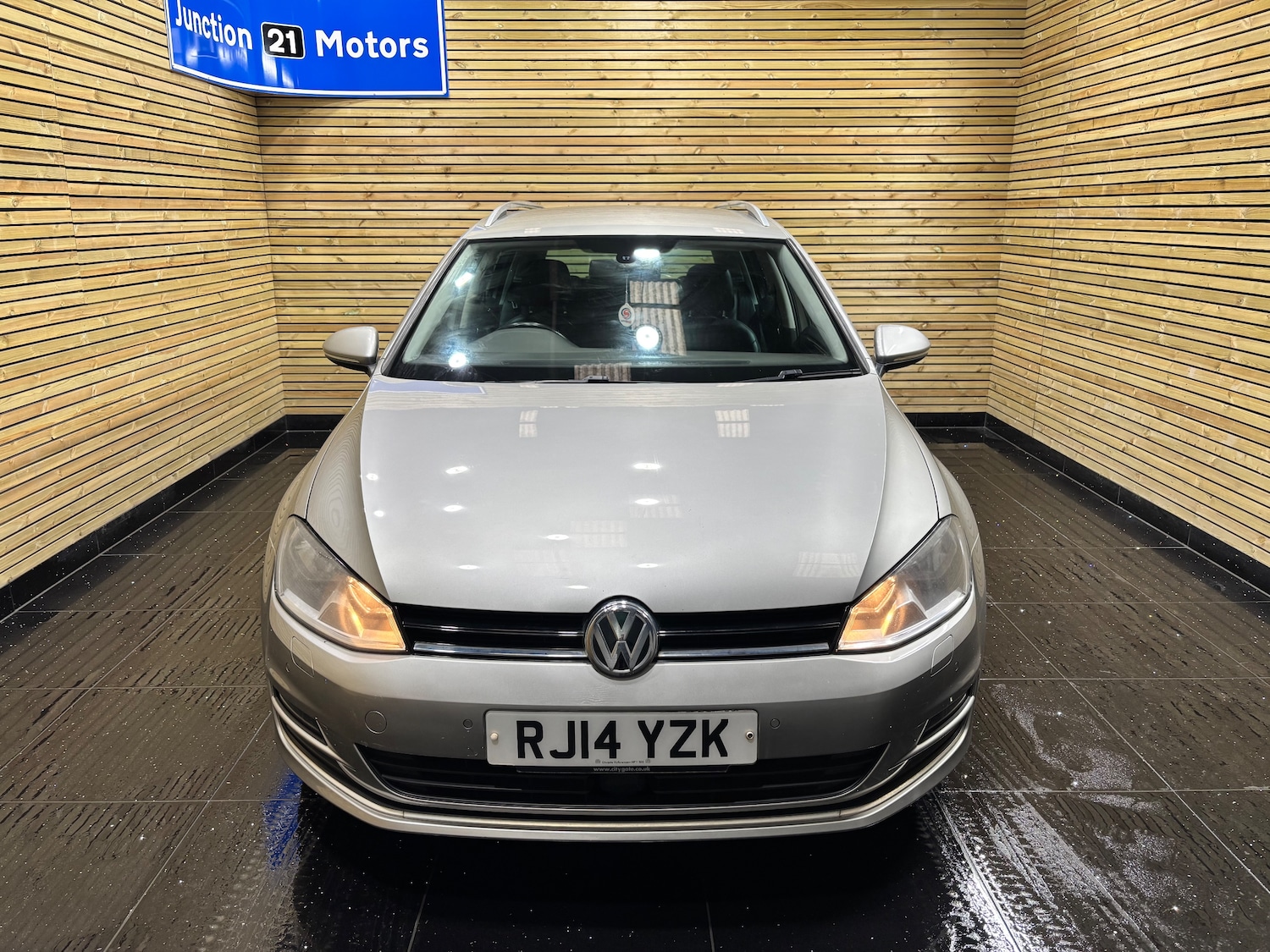 Used Volkswagen Golf 2014 for sale - 76669260: Photo 2