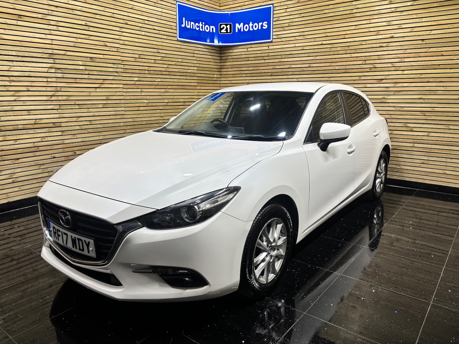 Used Mazda Mazda3 2017 for sale - 77966549: Photo 4