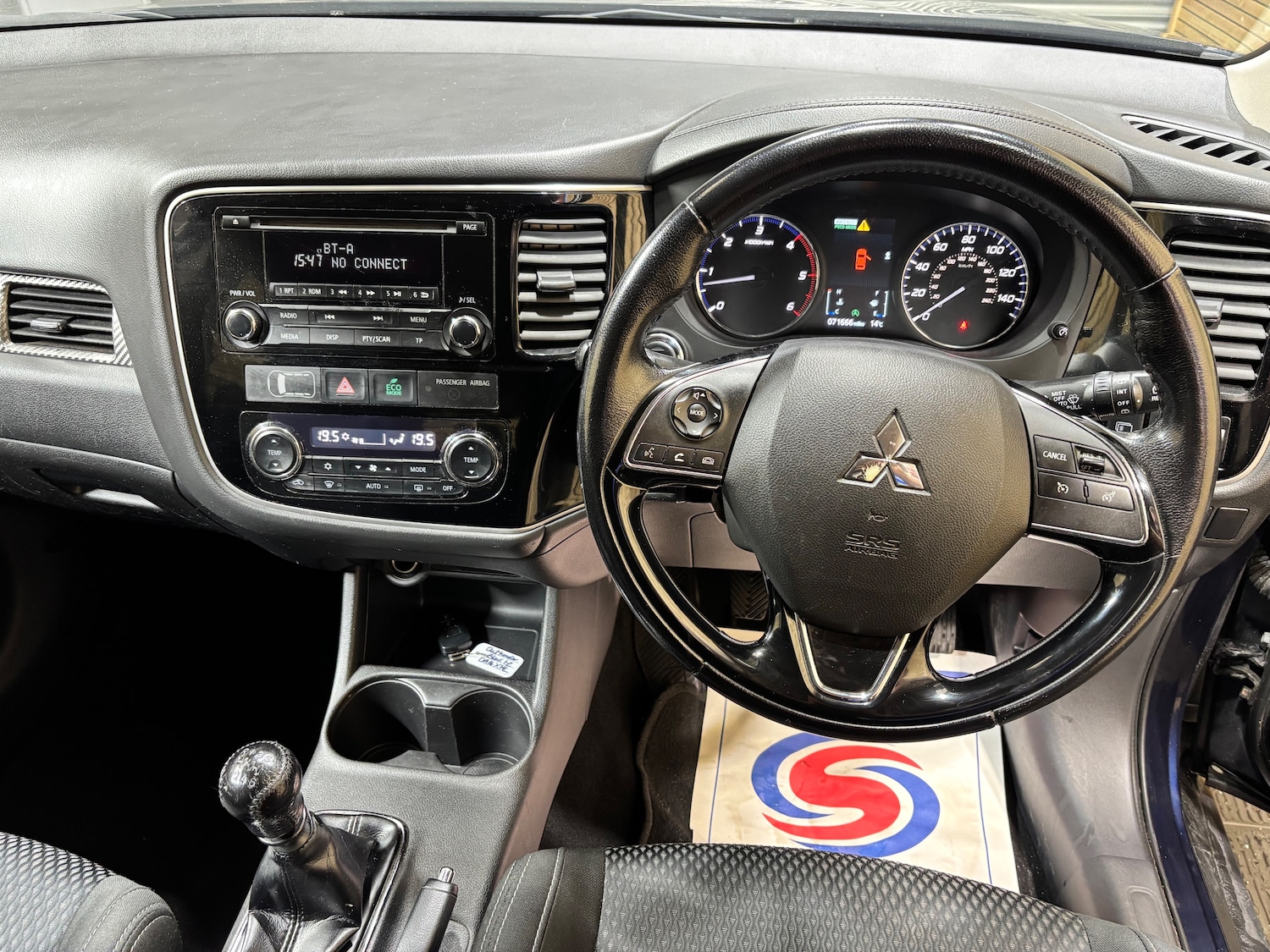 Used Mitsubishi Outlander 2016 for sale - 76177330: Photo 12