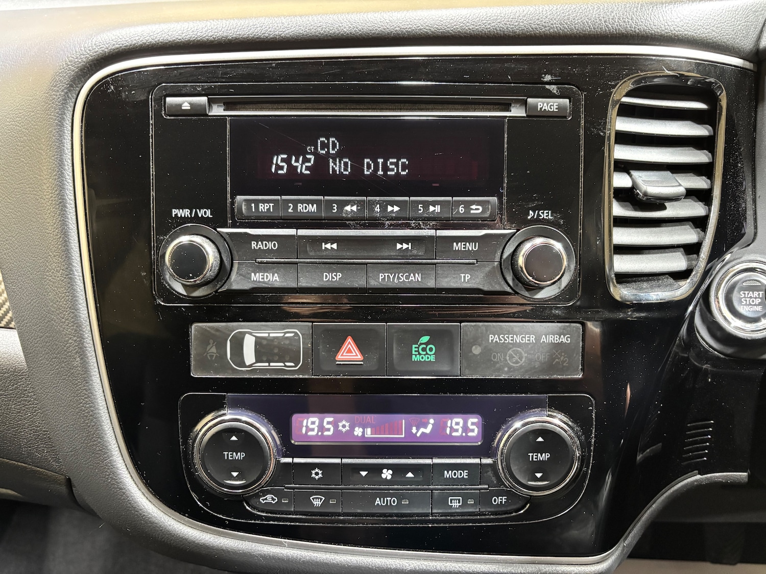 Used Mitsubishi Outlander 2016 for sale - 76177330: Photo 17