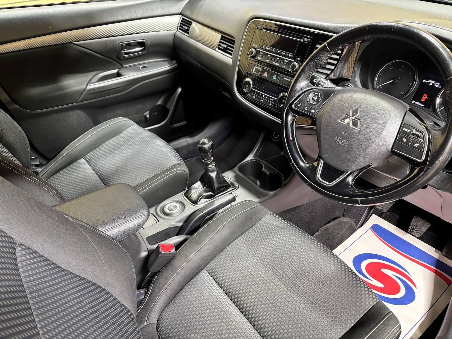 Used Mitsubishi Outlander 2016 for sale - 76177330: Photo 8