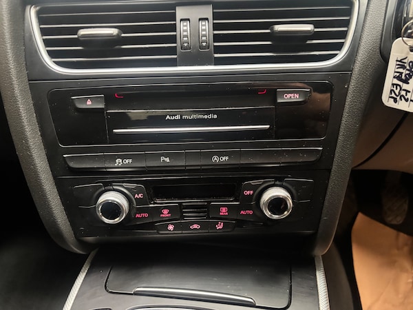 Used Audi A4 Avant 2015 for sale - 74960273: Photo 17