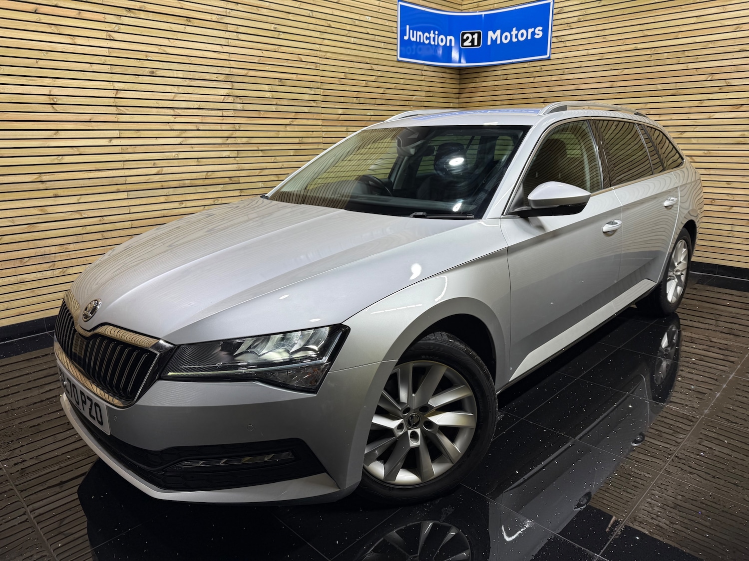 Used Skoda Superb 2020 for sale - 76557836: Photo 1