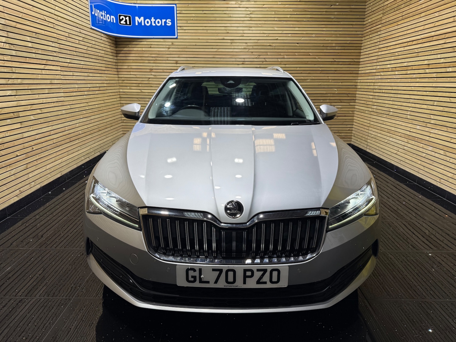 Used Skoda Superb 2020 for sale - 76557836: Photo 2