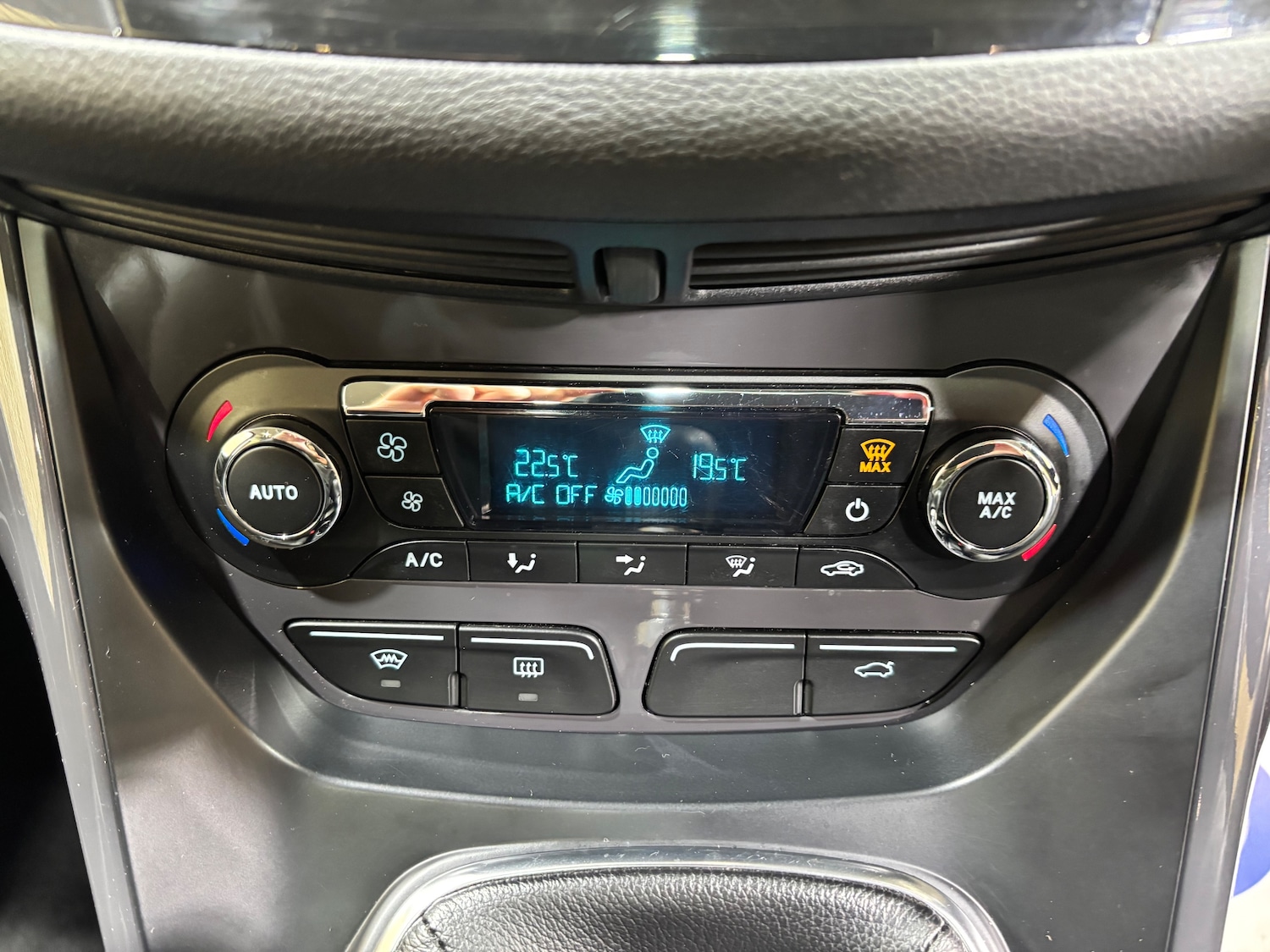 Used Ford Kuga 2014 for sale - 77639439: Photo 18