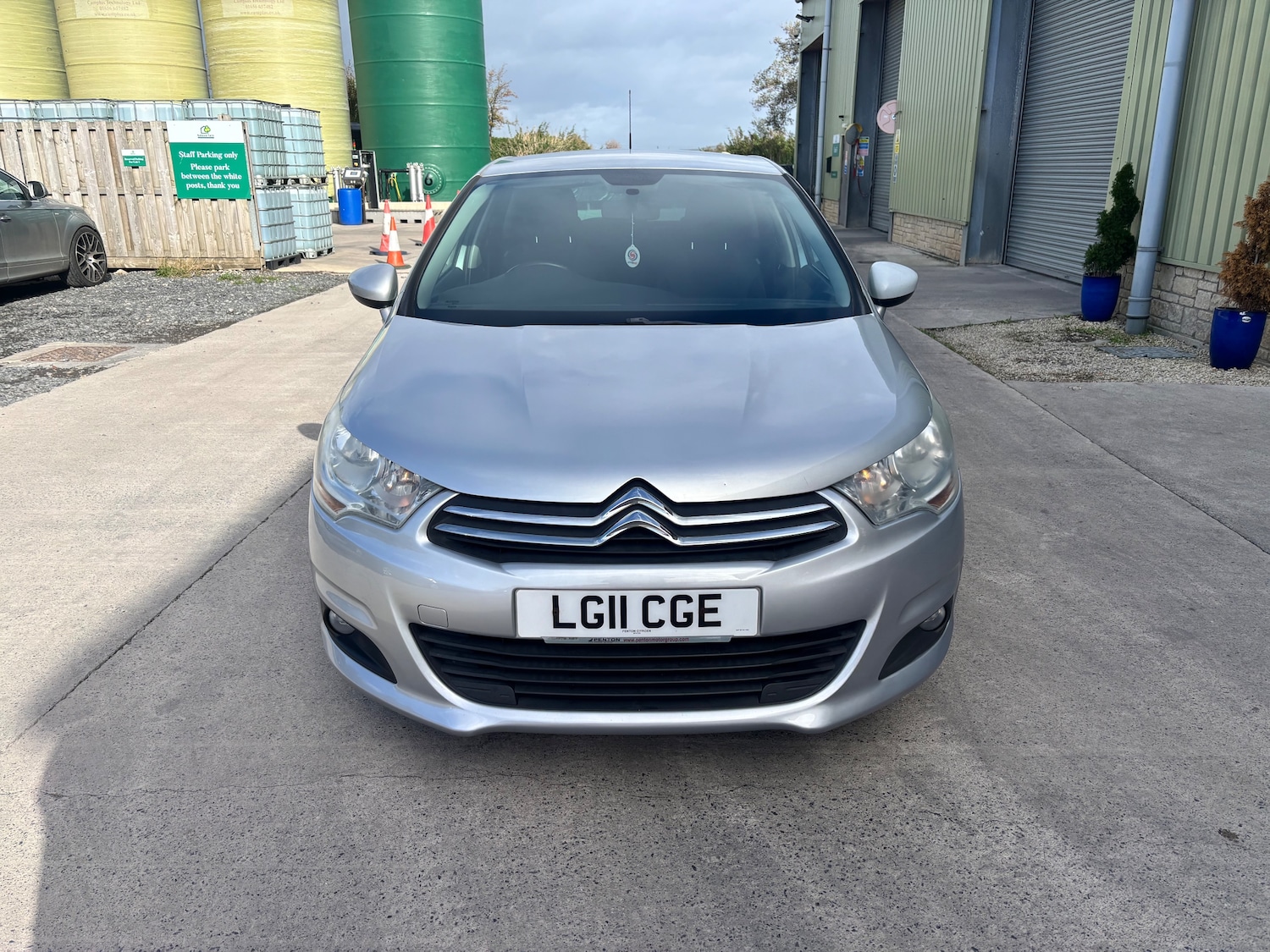 Used Citroen C4 2011 for sale - 76165189: Photo 2