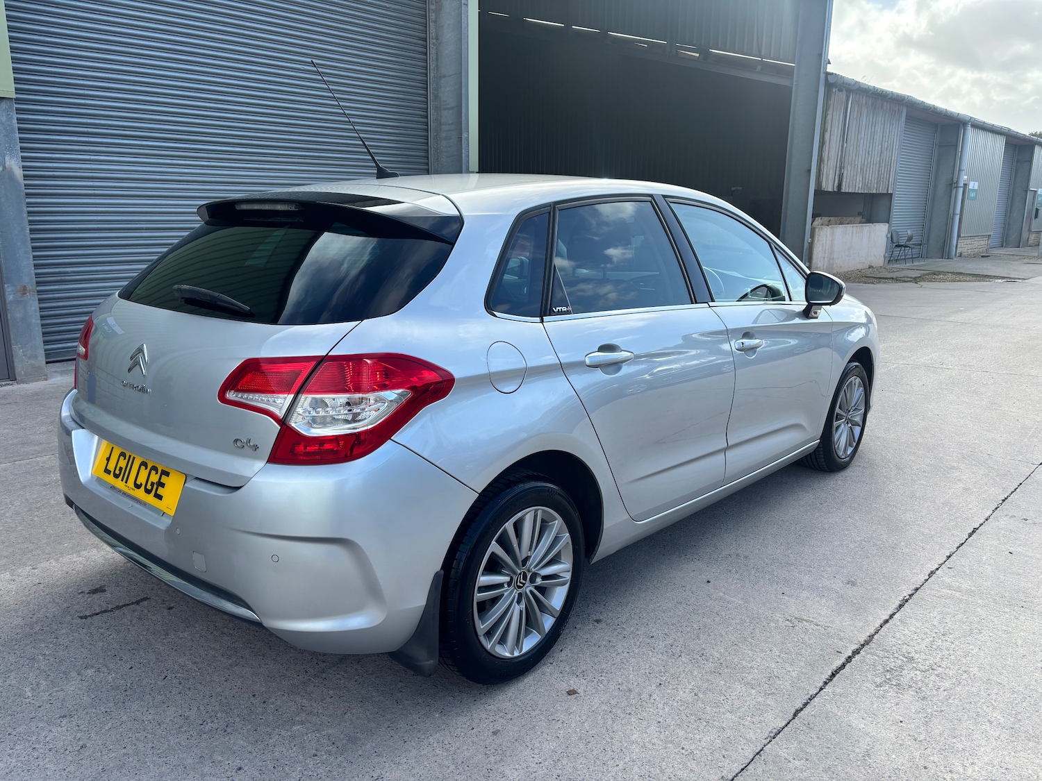 Used Citroen C4 2011 for sale - 76165189: Photo 7