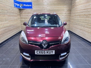 Used Renault Grand Scenic 2015 for sale - 76019467: Photo