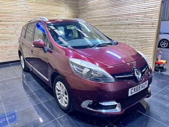 Used Renault Grand Scenic 2015 for sale - 76019467: Photo