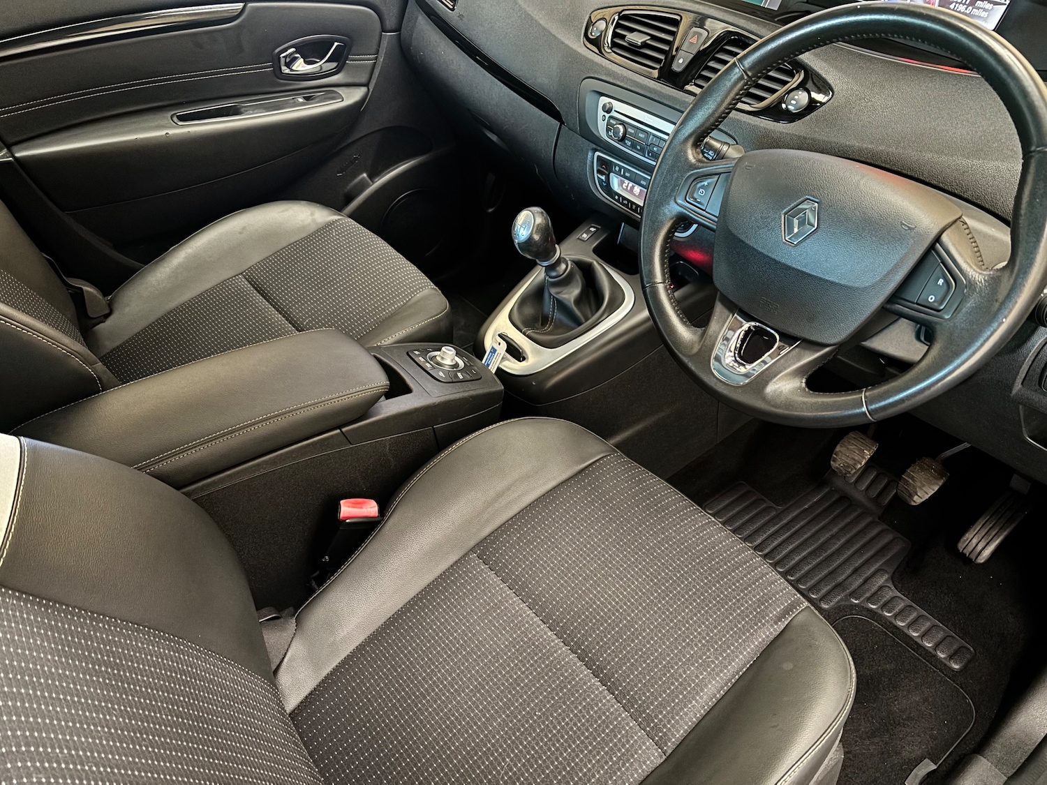 Used Renault Grand Scenic 2015 for sale - 76019467: Photo 8