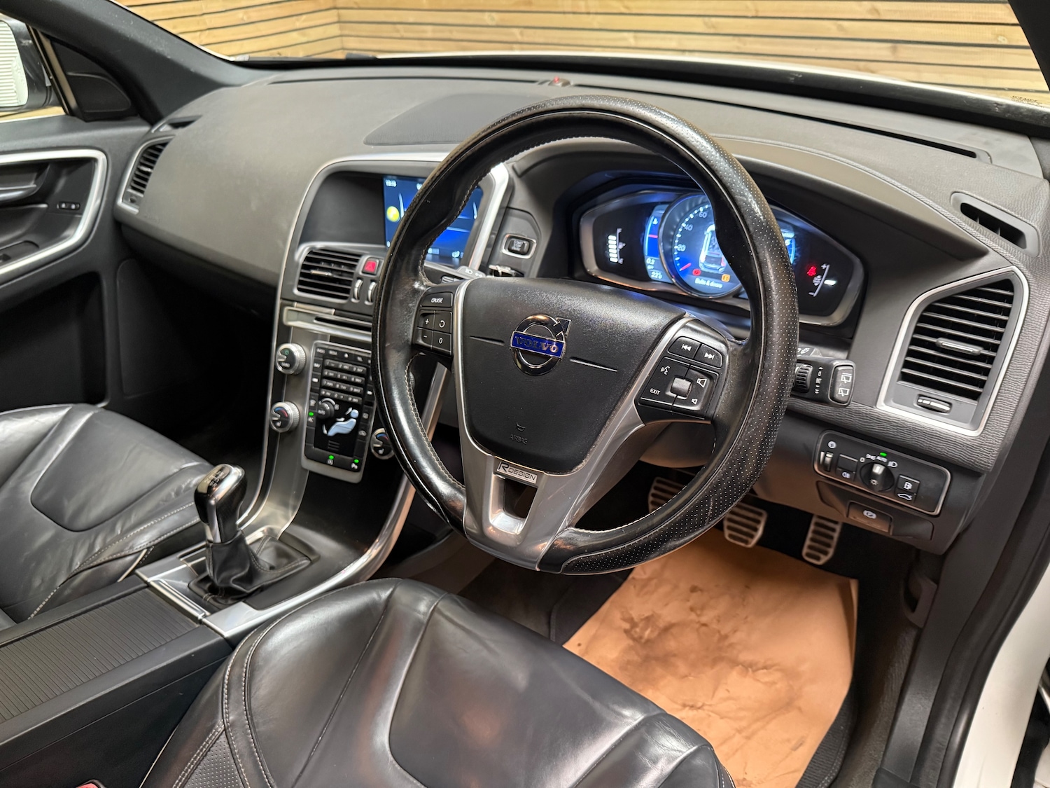 Used Volvo XC60 2014 for sale - 76819771: Photo 19