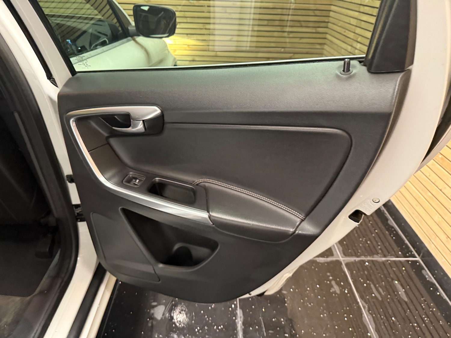 Used Volvo XC60 2014 for sale - 76819771: Photo 23