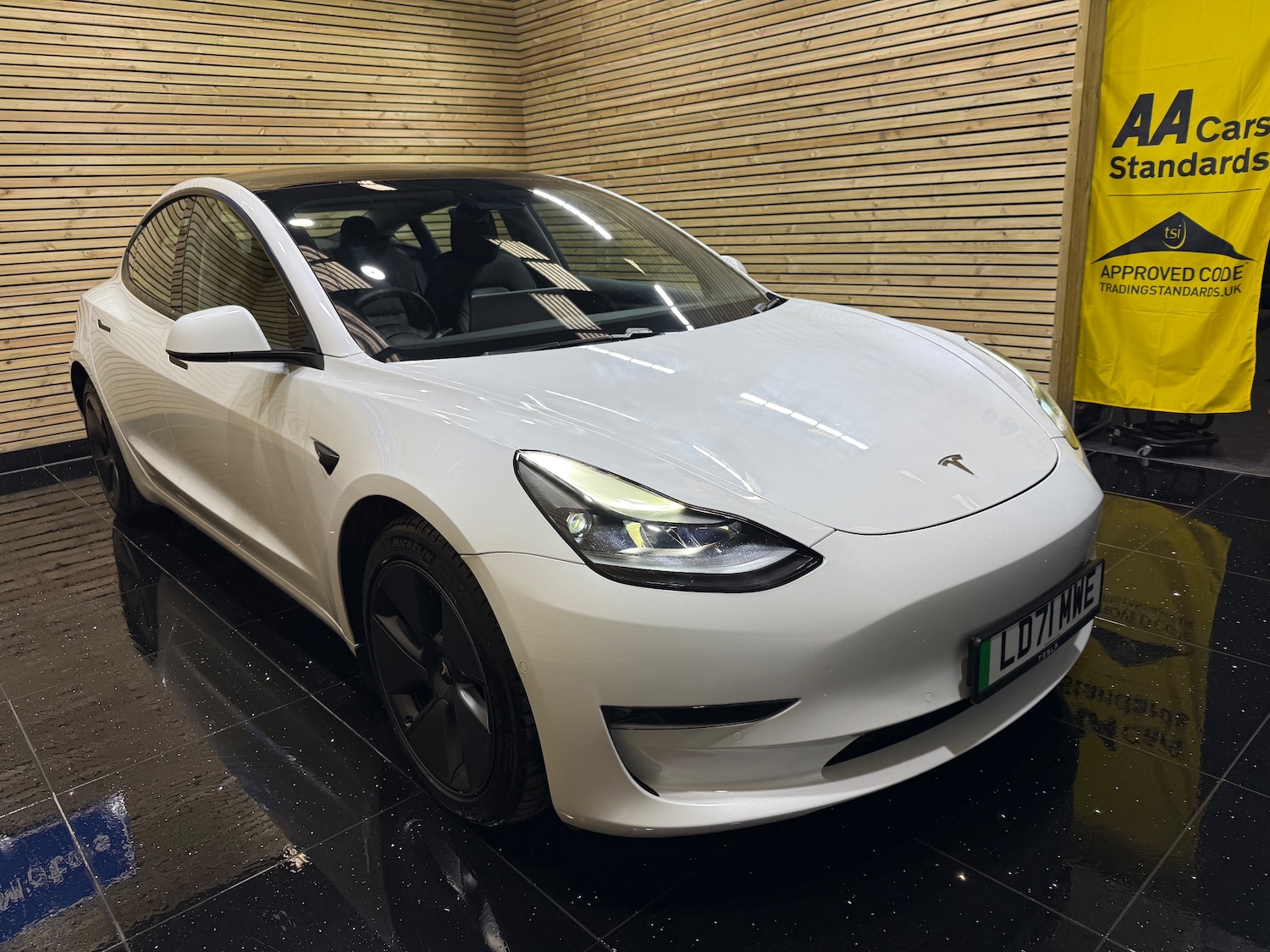 Used Tesla Model 3 2021 for sale - 76525869: Photo 14