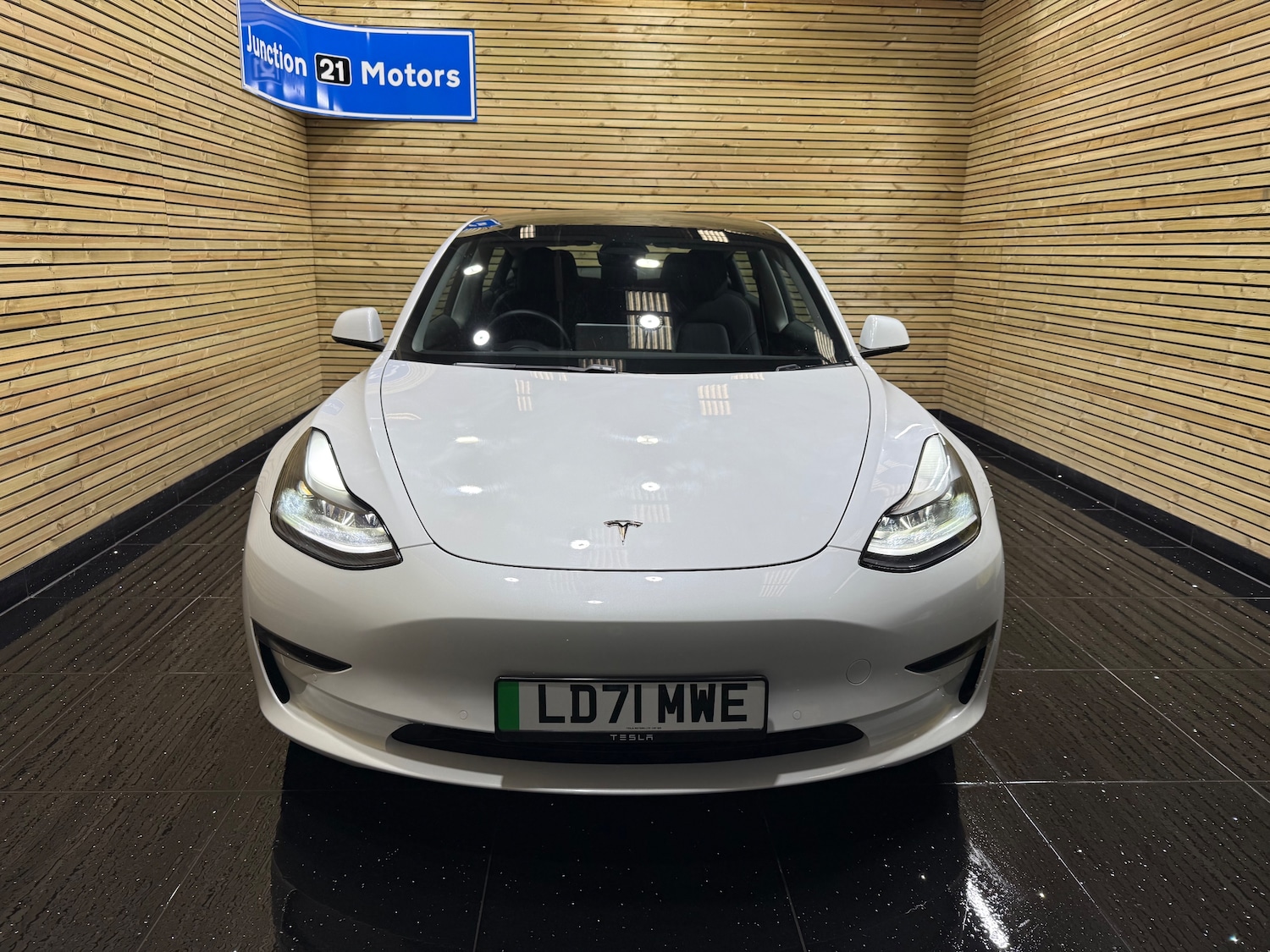 Used Tesla Model 3 2021 for sale - 76525869: Photo 2