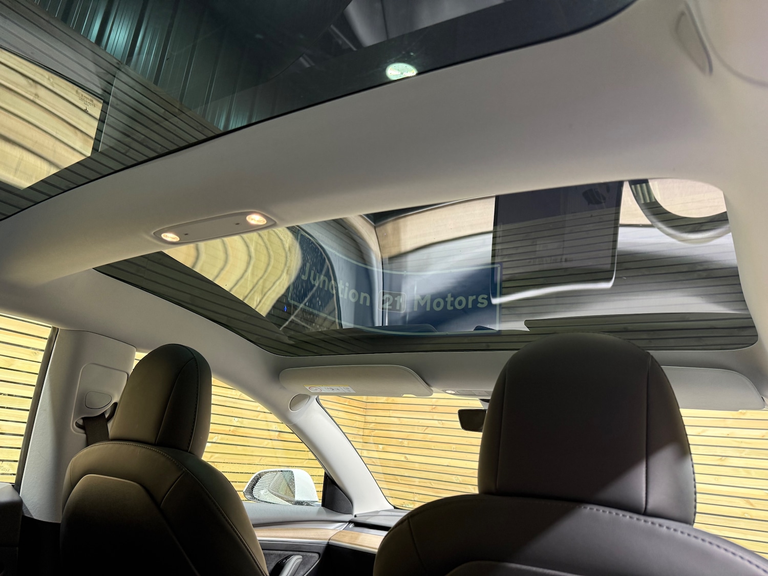 Used Tesla Model 3 2021 for sale - 76525869: Photo 25