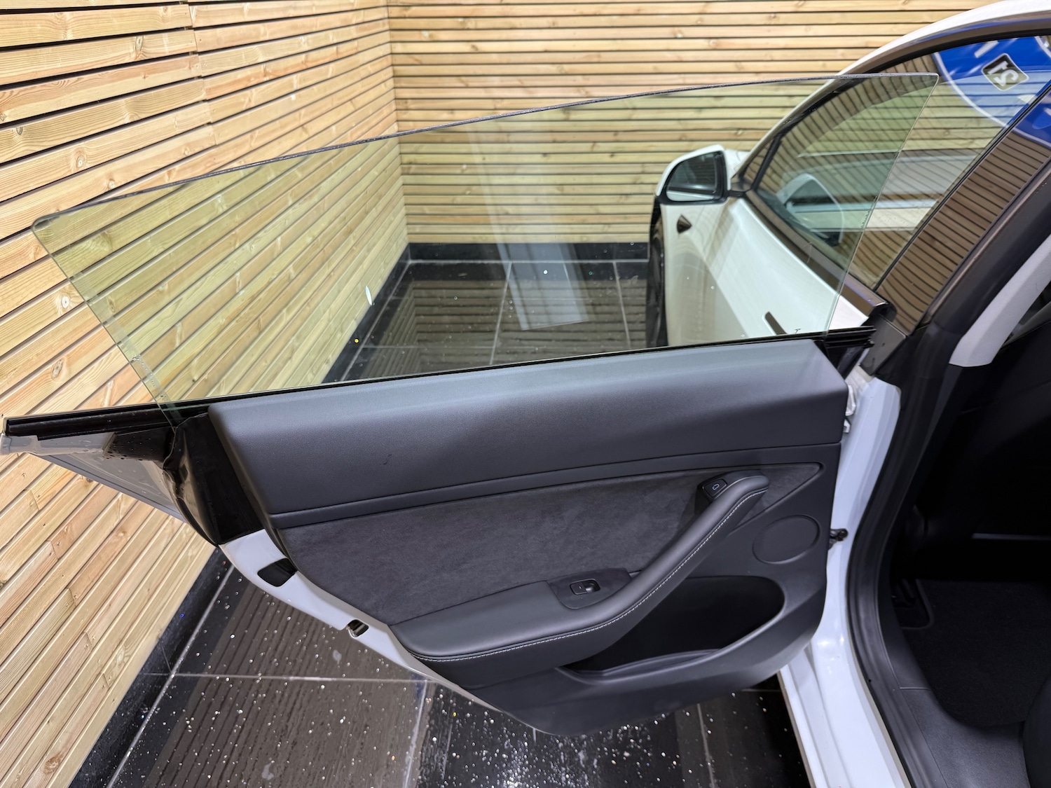 Used Tesla Model 3 2021 for sale - 76525869: Photo 29