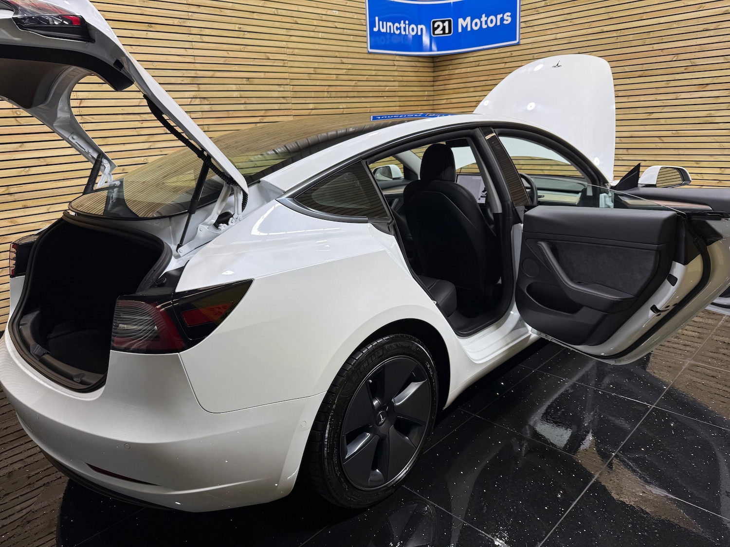 Used Tesla Model 3 2021 for sale - 76525869: Photo 35