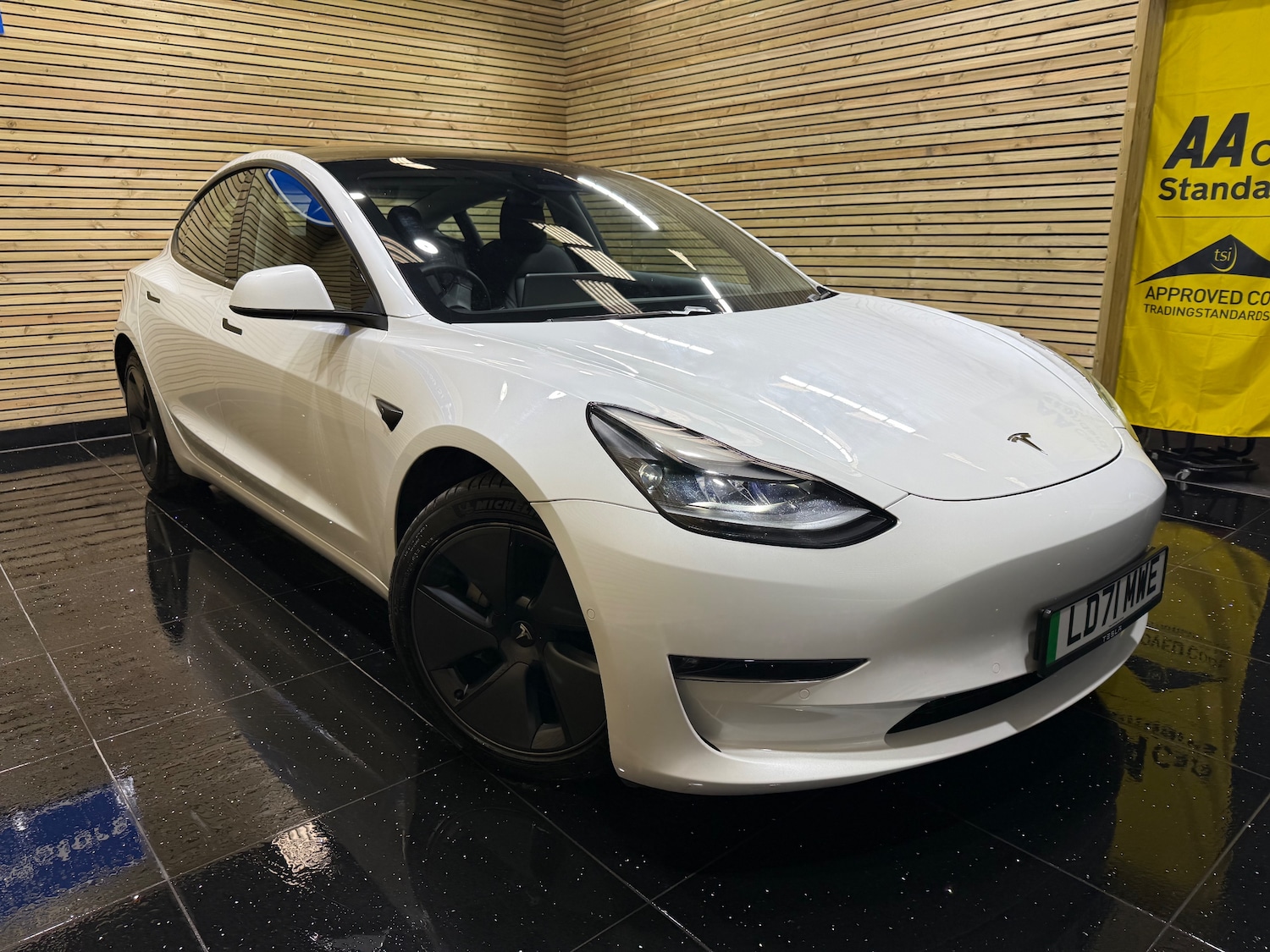 Used Tesla Model 3 2021 for sale - 76525869: Photo 4