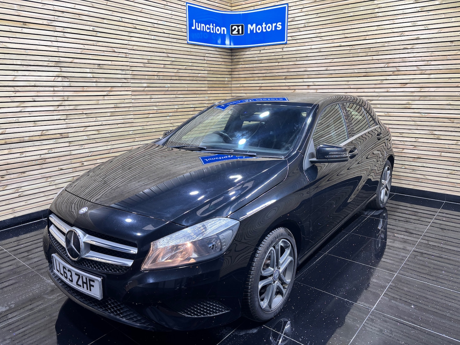 Used Mercedes-Benz A-Class 2014 for sale - 77006536: Photo 4