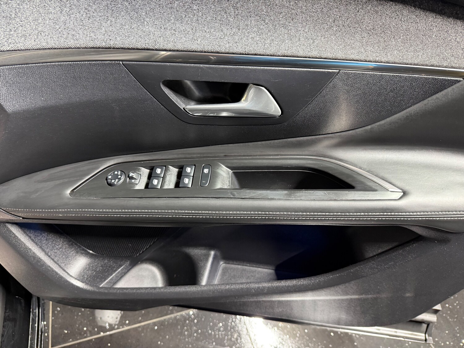 Used Peugeot 3008 2017 for sale - 77249441: Photo 24