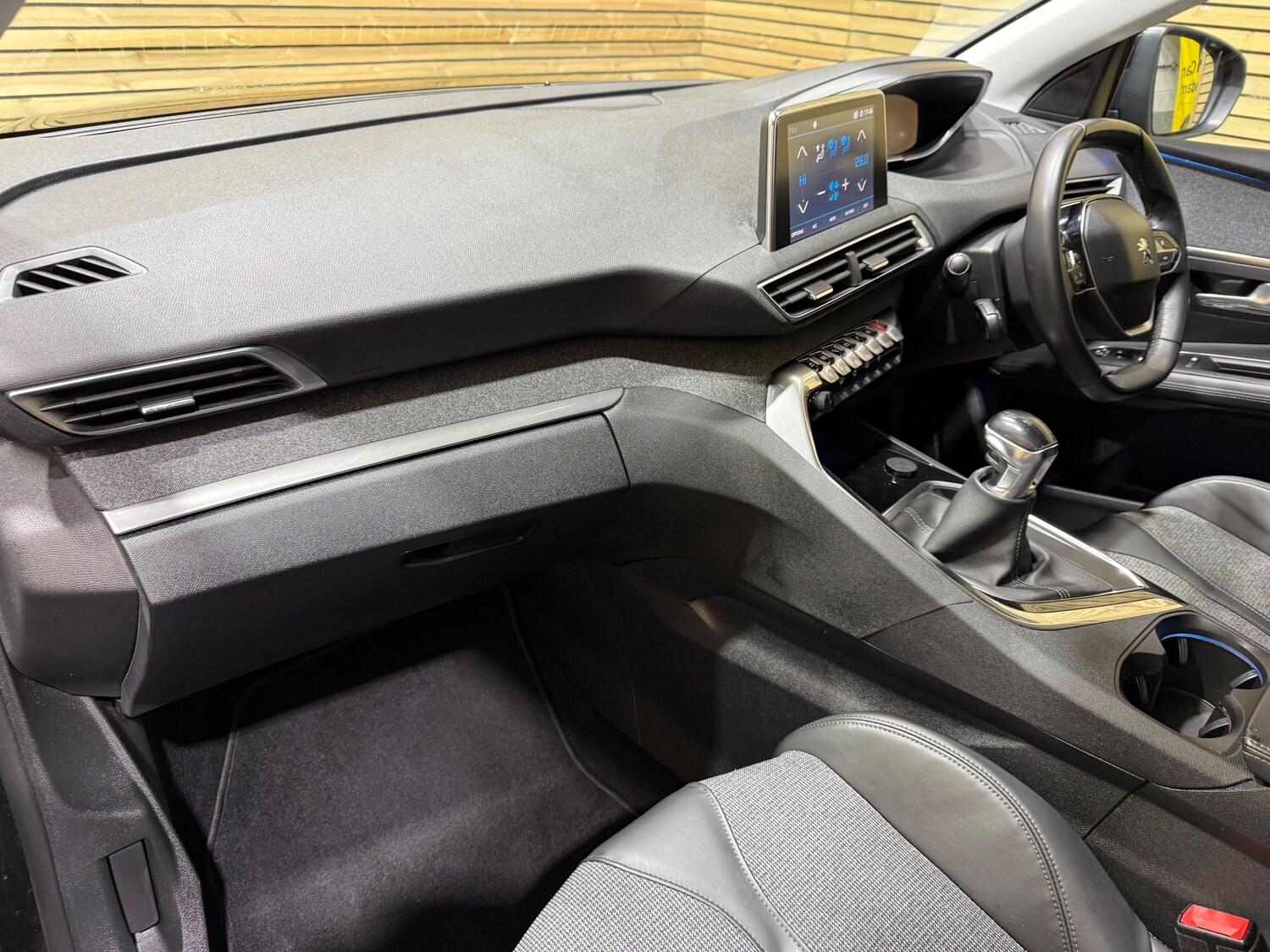 Used Peugeot 3008 2017 for sale - 77249441: Photo 33