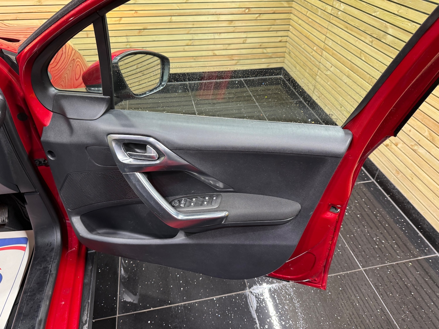 Used Peugeot 2008 2017 for sale - 76665363: Photo 21